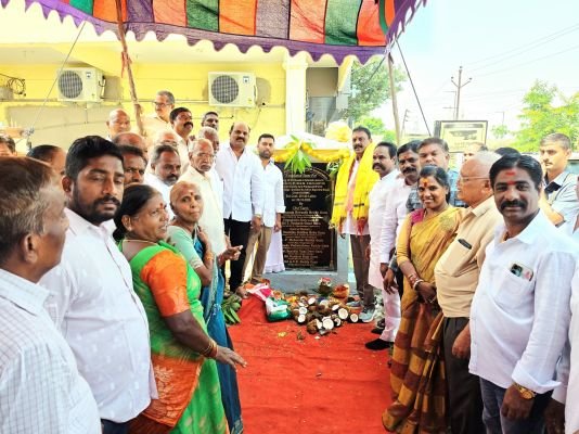 రూ.2.51 కోట్లతో సీసీ రోడ్ల నిర్మాణం