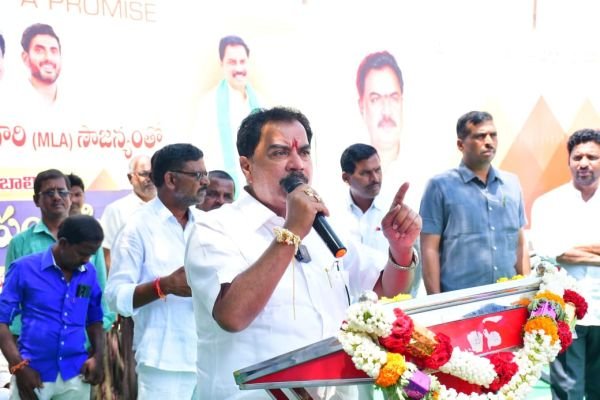 విద్యార్థుల ఉజ్వల భవిష్యత్తే లక్ష్యంగా ‘అమిలినేని విద్యాచక్రం’   నియోజకవర్గంలో 7,300 మంది విద్యార్థులకు రూ.5 కోట్లతో సైకిళ్ల పంపిణీ  2028 మార్చి నాటికి బీటీపీ ప్రాజెక్టు పూర్తి చేసి సాగునీరు అందిస్తాం: ఎమ్మెల్యే అమిలినేని సురేంద్రబాబు