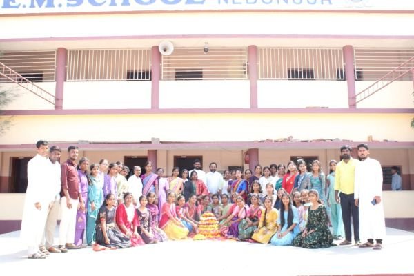 సెయింట్ జోసెఫ్ పాఠశాలలో ఘనంగా బతుకమ్మ వేడుకలు