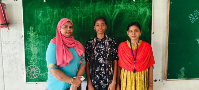 ఫుట్‌బాల్‌లో సత్తా చాటిన మందమర్రి విద్యార్థిని - రాష్ట్రస్థాయి పోటీలకు మిట్టపల్లి హర్షిత ఎంపిక