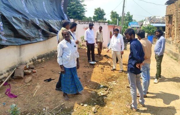 నవరాత్రి ఉత్సవాల వేళ గ్రామంలో ప్రత్యేక పారిశుధ్య డ్రైవ్