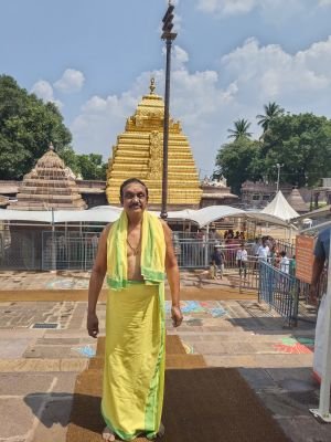 శ్రీ భ్రమరాంబికా సమేత మల్లికార్జున స్వామివార్లను దర్శించుకున్న  ఎమ్మెల్యే డాక్టర్‌ చదలవాడ
