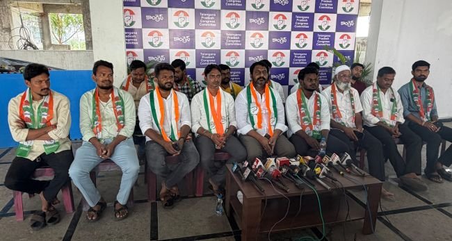 మేయర్ నిరంకుశ పోకడలు, మార్కెట్ కమిటీ చైర్మన్‌పై ఆరోపణలు  కాంగ్రెస్ సీనియర్ నాయకుల విలేకరుల సమావేశంలో ఘాటు విమర్శలు