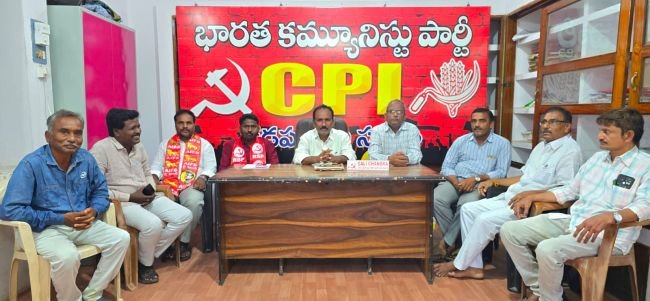 కేంద్ర ఎన్నికల కమిషనర్ వెంటనే రాజీనామా చేయాలి 