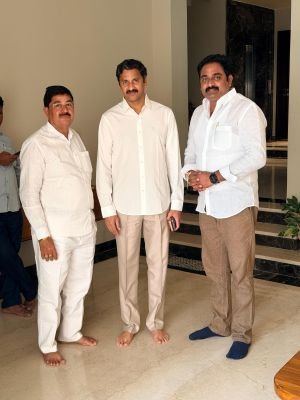 శాసనమండలి డిప్యూటీ స్పీకర్ ని కలిసిన జగ్గయ్యపేట మున్సిపల్ కౌన్సిలర్ వట్టెం మనోహర్ 