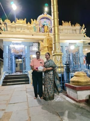 గోదాదేవి అమ్మవారికి వెండి కవచం  బహుకరణ 