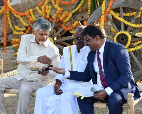 50 ఏళ్ల గర్భకండ్రిక భూ వివాదానికి తెర.