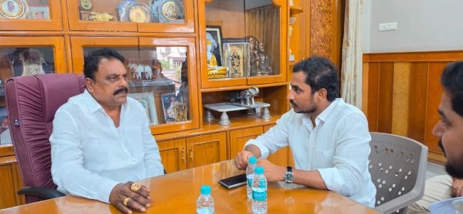 ఎమ్మెల్యే ప్రకాష్ గౌడ్‌ను కలిసిన… ఎమ్మెల్సీ అభ్యర్థి సామ రామ్మోహన్ రెడ్డి