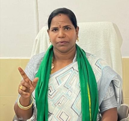 ''బతుకమ్మ''ను భావితరాలకు అందించాలి