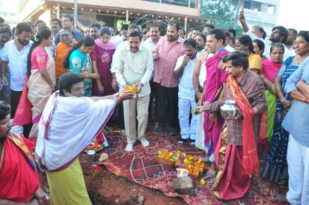నెరవేరిన కల-చింతారెడ్డిపాళెం క్రాస్‌రోడ్డుకు అండర్‌పాస్‌