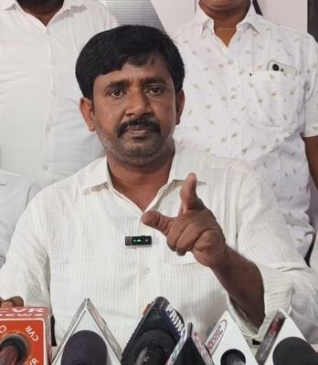 తోపుదుర్తిపై సొంత శ్రేణుల నుంచే విమర్శల వెల్లువ!