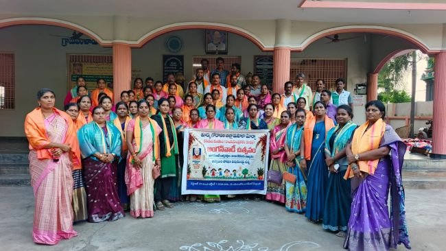 అంగన్వాడీ కార్యకర్తలకు బిజెపి మహిళ మోర్చా సన్మానం