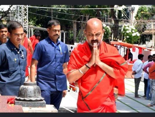 బండి సంజయ్ భవానీ దీక్ష 