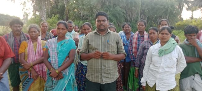  *ఎర్రకాలువ మిగులు భూముల్లో సాగు చేస్తున్న భూములకు రక్షణ కల్పించాలి*   *సాగు భూముల్లో పశువులతో పంటను ధ్వంసం చేసిన వారిపై చట్టపరమైన చర్యలు తీసుకోవాలి*