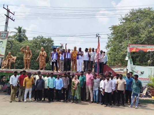  లీజుకు తీసుకున్న బస్సులు అమ్ముకున్నారని ఆరోపణ.. బాధితులకు న్యాయం చేయాలి అంటున్న నల్లి రాజేష్.*