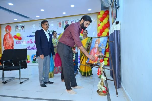 యువత స్వామి వివేకానందవారిని అదర్శముగా తీసుకోవాలి.. ఎం పి గంటి హరీష్ మాధుర్,