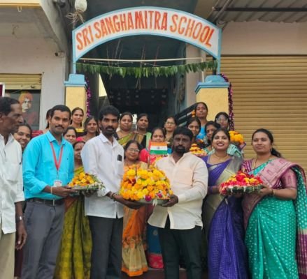 శ్రీ సంఘమిత్ర పాఠశాలలో... ఘనంగా బతుకమ్మ సంబరాలు