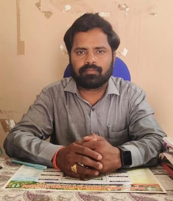 కరువు మండలంగా వత్సవాయి.. పంట నష్టపరిహారం కోసం రైతులు వివరాలు నమోదు చేసుకోవాలి  అర్హులైన రైతులు అవసరమైన పత్రాలతో రైతు సేవా కేంద్రాలను సంప్రదించాలి  రైతులకు సూచించిన మండల వ్యవసాయ అధికారి జి. సత్యనారాయణ