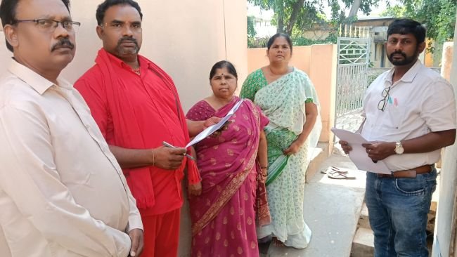 ఓటు హక్కుకు మరో అవకాశం!  'అర్హుడి ఓటు గల్లంతు కాకూడదు.. ఇంటింట మళ్లీ సర్వే'