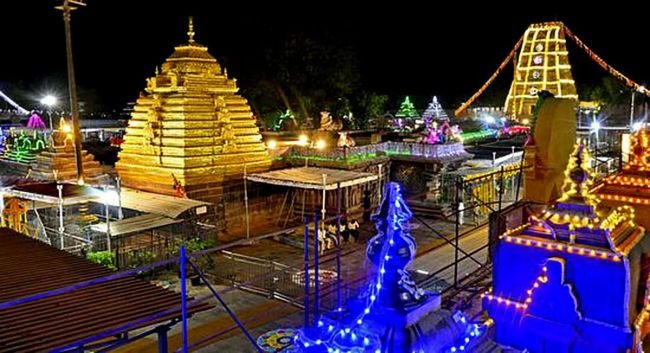 ఆణువణువునా భక్తి పారవస్యం..దసరా ఉత్సవాలకు శ్రీశైలం ముస్తాబు..
