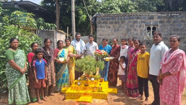 మంగువాయిబాడవ గ్రామంలో అట్టహాసంగా ఎంగిల పూల బతుకమ్మ సంబరాలు.