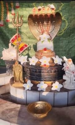 శివలింగ ని తాకిన సూర్యకిరణాలు.
