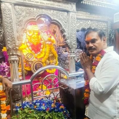 కాశి కాలభైరవ స్వామివారిని దర్శించుకుంటున్న ఎమ్మెల్సీ త్రిమూర్తులు