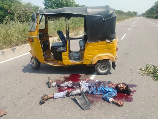 కొదురుపాక బ్రిడ్జిపై రోడ్డు ప్రమాదం.. యువకుడి మృతి.. 