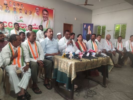రైతులు ప్రత్యామ్నయ పంటలు సాగు చేయాలి