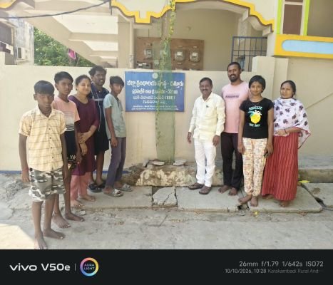 మినీ గ్రంథాలయాన్ని  తనిఖీ చేసిన  గ్రంథాలయ సంస్థ చైర్మన్ రెడ్డివారి గురువారెడ్డి.