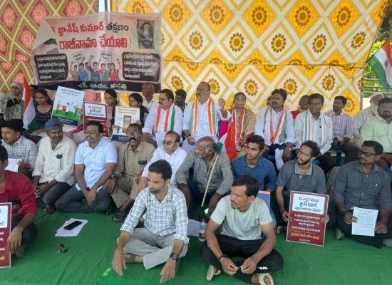 చీఫ్ ఎలక్షన్ కమిషనర్ రాజీనామా చేయాలి. పిసిసి డెలికేట్ ఏలూరు శ్రీనివాస్ రెడ్డి