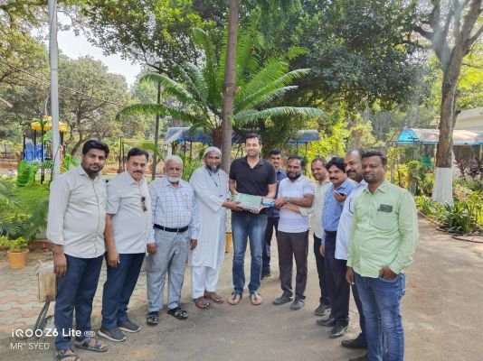 కలెక్టర్ కు జన్మదిన శుభాకాంక్షలు తెలిపిన జర్నలిస్టులు..!