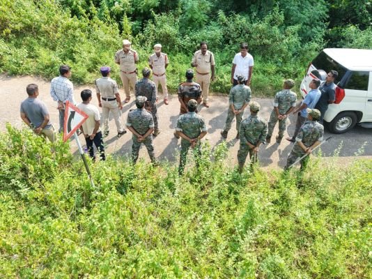 కోటియా వివాదాస్పద గ్రామాల్లో పోలీసుల విస్తృత తనిఖీలు