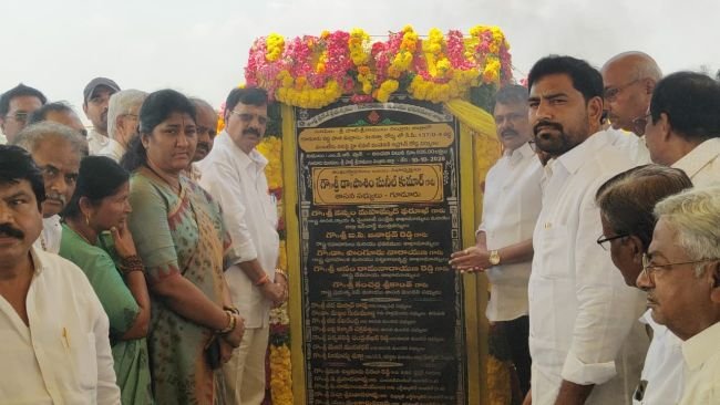 అభివృద్ధి అంటే ''సునీల్‌'' అంటే నమ్మకం  - లోకల్‌ అంటే దోపిడీ కాదు నమ్మకం