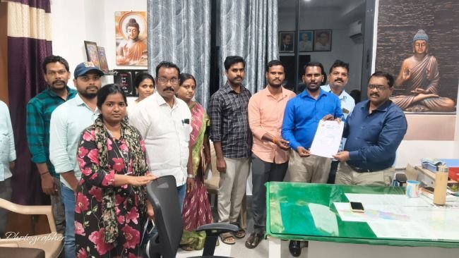 ఎన్ హెచ్ ఎం జేఏసీ తెలంగాణ రాష్ట్రం ఆధ్వర్యంలో కామారెడ్డి జిల్లా సమ్మె నోటీసు