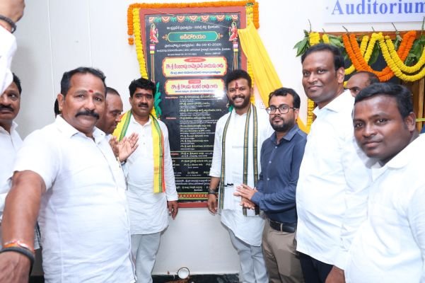 రూ.37.65 కోట్లతో అభివృద్ధి పనులు...  పలు అభివృద్ధి పనులకు శంకుస్థాపనలు, ప్రారంభోత్సవాలు