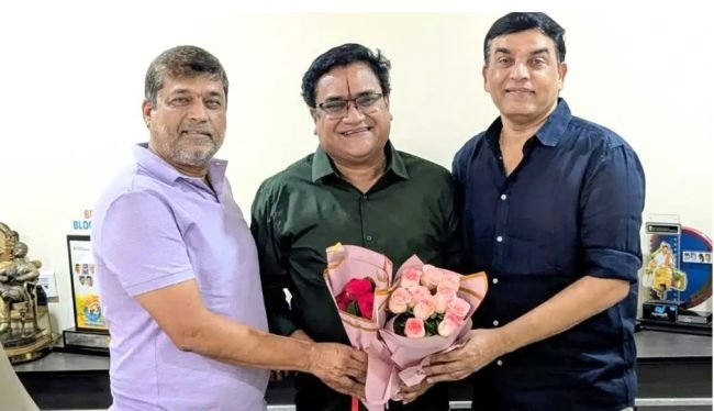 నరాల సుధాకర్​ను సన్మానించిన దిల్​రాజు,శిరీష్​ రెడ్డి...