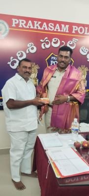 సిఐ ని కలిసిన మండల టిడిపి అధ్యక్షులు.
