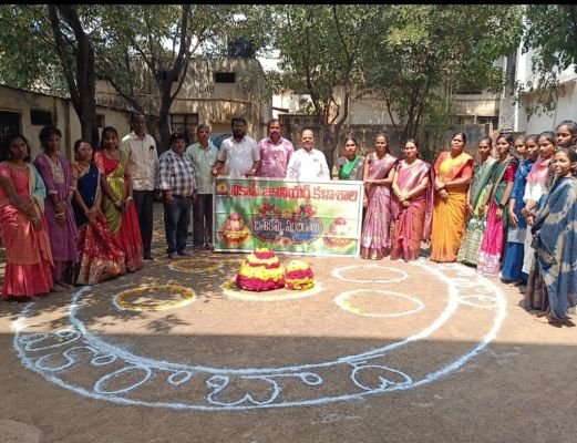 తెలంగాణ సంస్కృతికి ప్రతీక బతుకమ్మ