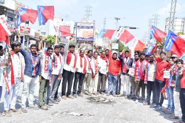 *సర్' ప్రక్రియను వెంటనే నిలిపివేయాలి*  *పేరబోయిన మహేందర్*