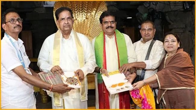 తిరుమల శ్రీవారికి   జైపూర్ దంపతుల ఖరీదైన కానుక..