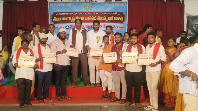 రాష్ట్రస్థాయి వేదికపై చిన్నకోడూరు బైండ్ల కళాకారుల ప్రతిభ