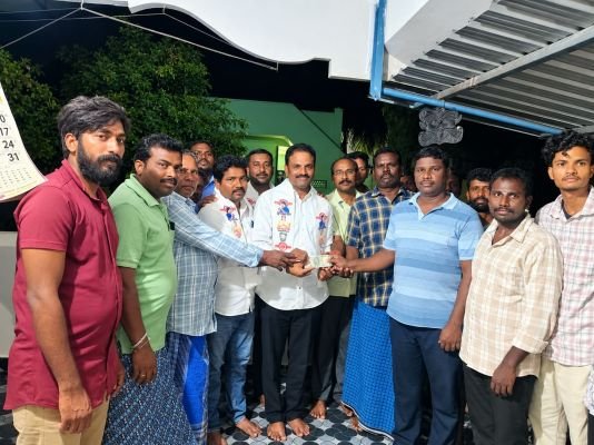 చోడవరం కోదండ రామాలయానికి రఘు రూ. 50 వేల ఆర్థిక సాయం 