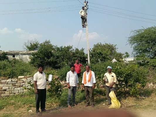 పండుగ వేళ ప్రజలకు ఇబ్బందులు కలగకుండా చర్యలు:సర్పంచ్ జంగం వీరయ్య