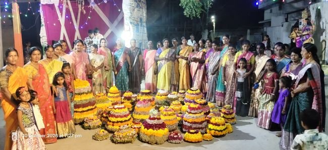 సింగారంలో ఘనంగా ఎంగిలిపూల బతుకమ్మ వేడుకలు
