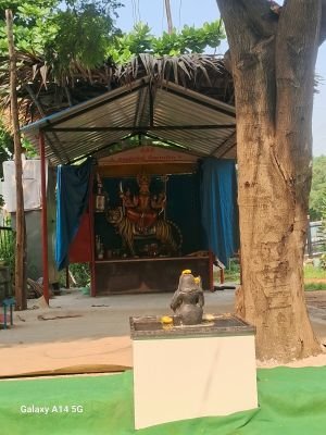 గ్రీన్ బెల్ట్ లో వెలిసిన ఆలయం.. అధికారుల నిర్లక్ష్యానికి తార్కాణం
