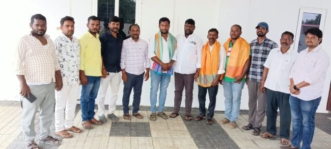 ఆకునూరు గ్రామ కాంగ్రెస్ శాఖ అధ్యక్షుడిగా ఆకుల రాజు నియామకం