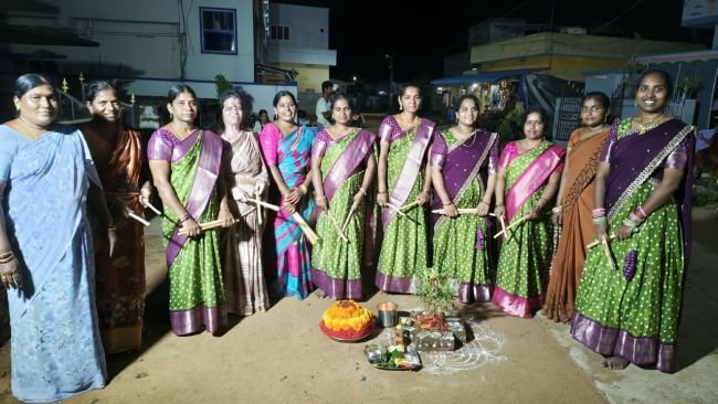 గండిగూడెంలో ఘనంగా  బతుకమ్మ వేడుకలు