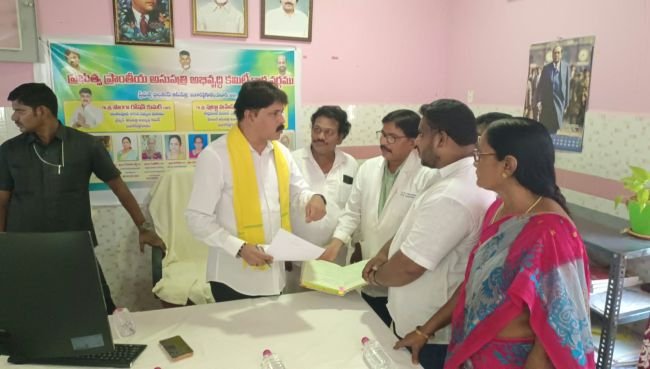రోగులకు అన్ని సౌకర్యాలు కల్పిస్తాం ఎమ్మెల్యే రోషన్ కుమార్