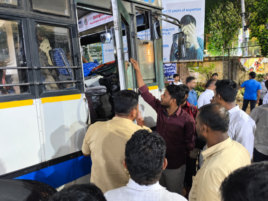 దసరా సెలవులు.. విద్యార్థులకు అవస్థలు!